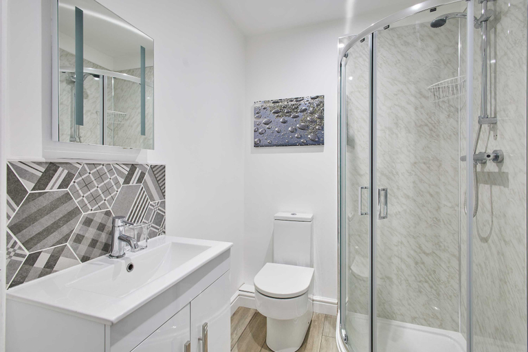 Bathroom 3, Host Stay Trem Y Cwm, Powys