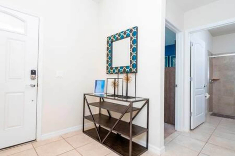 Room 2, Free Water Park Private Pool and Lakeview, Osceola