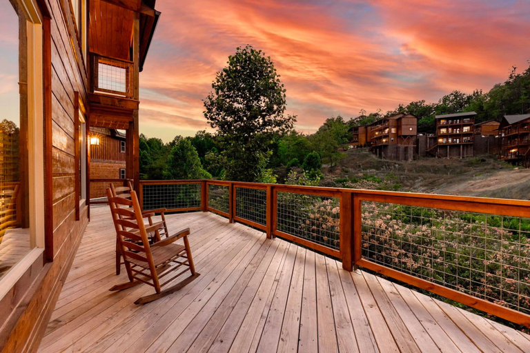 Room 5, Luxury Brand New Cabin 5b 5 5ba w Arcade Theater, Sevier