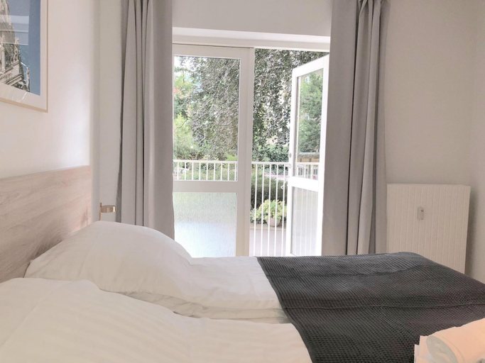 Room 2, Spacious 1-bed in Frederiksberg w Balcony, Frederiksberg