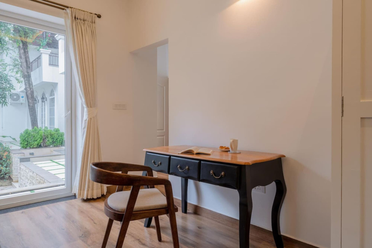 Room 4, Casa Del Leon by Hireavilla -3br w Pool in Assagao, North Goa