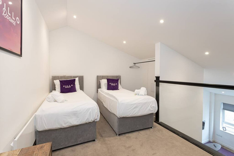 Bedroom 2, Modern and Spacious Duplex in Manchester City Centre, Manchester