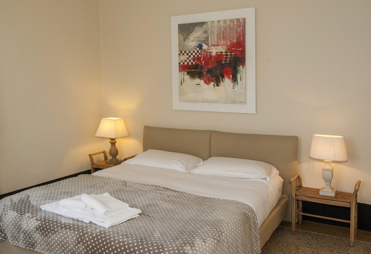 Bedroom 2, Villa Sofia, Brescia