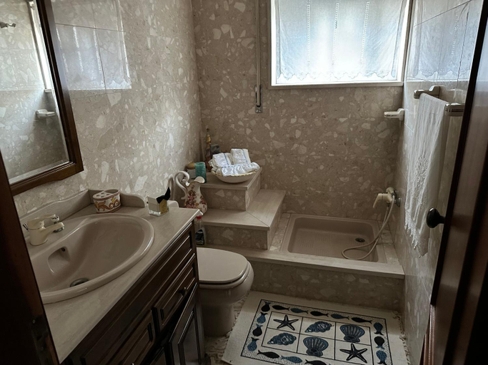 Shower 4, Oliveiras, Santa Maria da Feira