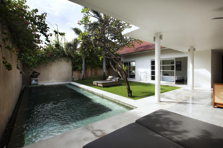 Swimming Pool 2