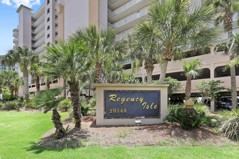 Room 4, Regency Isle 806 2 BR 2 5 BA Gulf-front A, Escambia