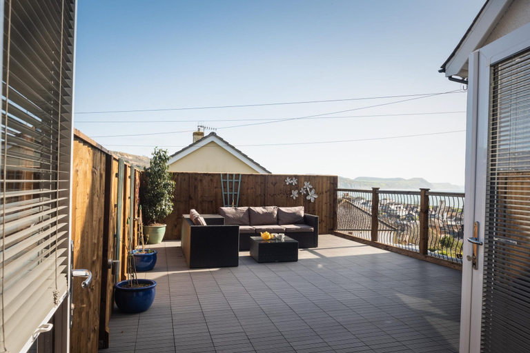 Room 2, Host Stay Ammonite, Dorset
