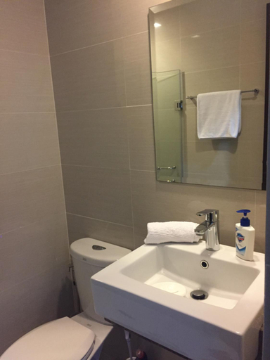 Bathroom 4, 101 Newport Blvd, Pasay City