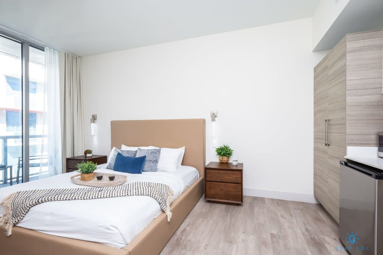 Room 3, Hot tub Rooftop Pool Near Beach, Broward
