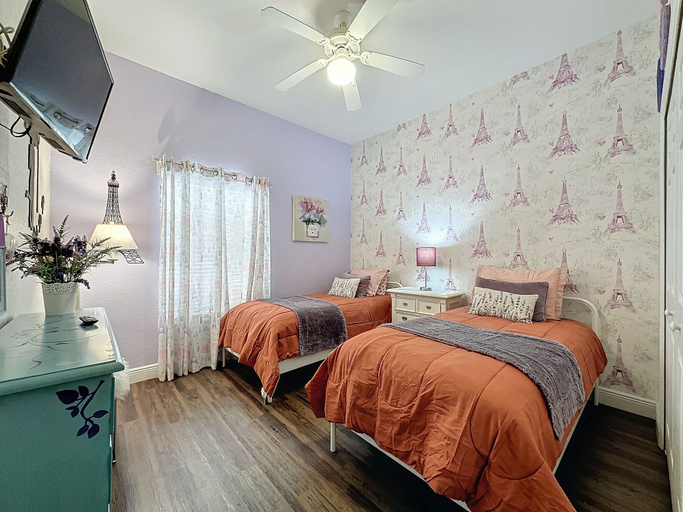 Room 3, 3 Bed 2 Bath Condo Bahama Bay Resort, Polk