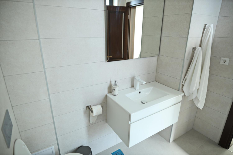 Bathroom 5, CASA VYS, Pitesti