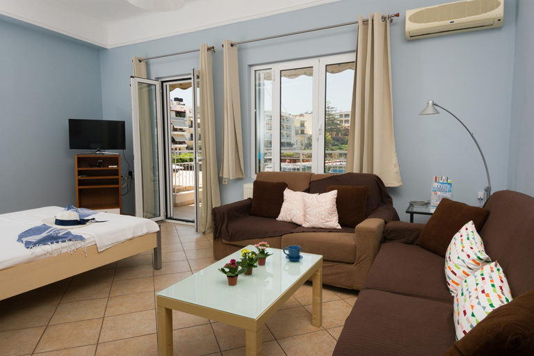 Facilities 3, Straight to the Lake View Apartments, Crete