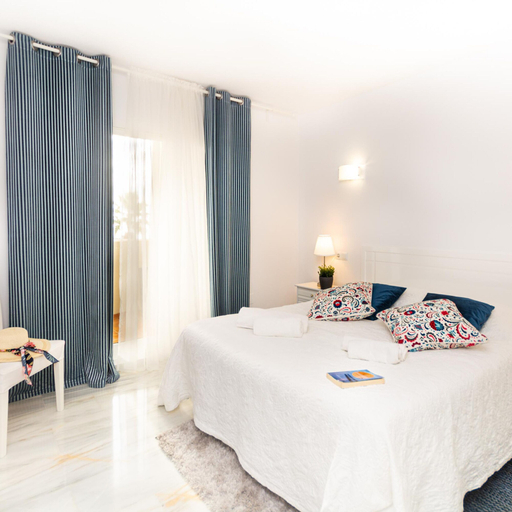 Room 3, Calahonda Elegance With Pool And Sea View, Málaga
