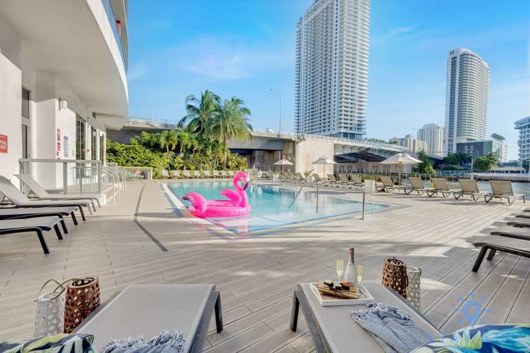 Room 5, Spectacular Infinite View Balcony Pool Gym, Broward