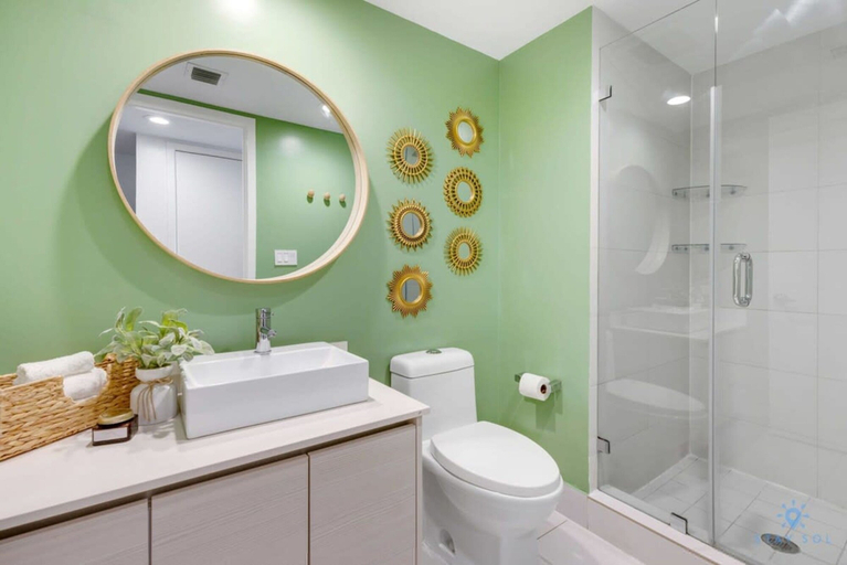 Others 2, Tropical Apartment Balcony Resort Pool Gym, Broward
