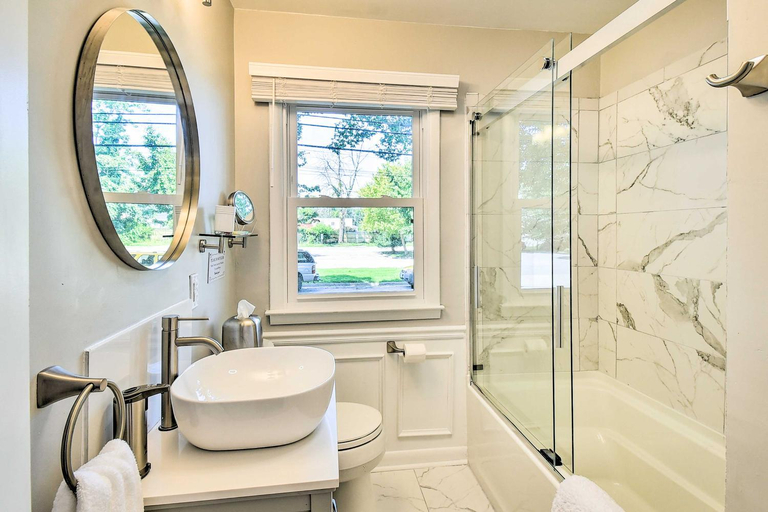 Bathroom, Charming Hampton Home w/ Yard: 2 Mi to Beach!, Hampton