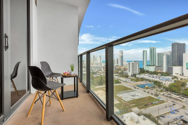 Room 3, Modern Miami Gem City View Condo Free Parking, Miami-Dade