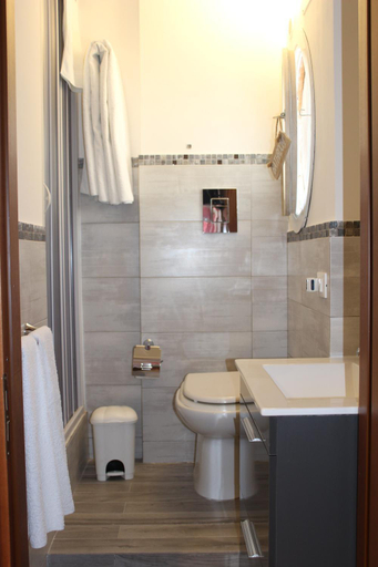 Others 4, Camere da Mariolina, Trapani