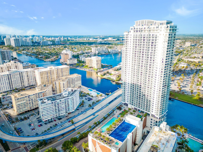 Room 3, Amazing Pools Luxury 2Br Front Ocean Bay View, Broward