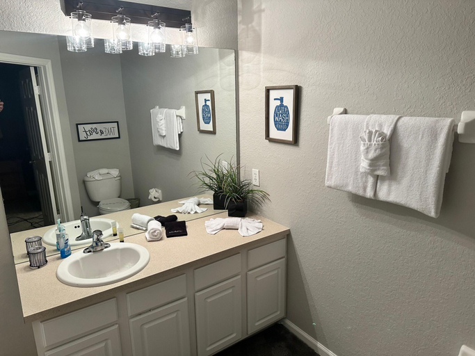 Room 5, Mickey s Splash Pad 2 Miles to Disney, Osceola