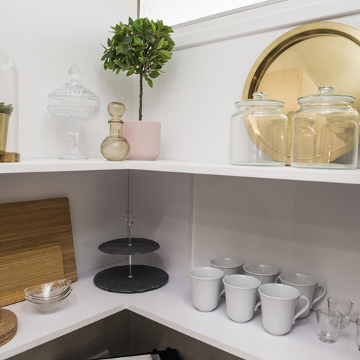 Room 3, 96 Nic1 - Stay Glam Skin Studio