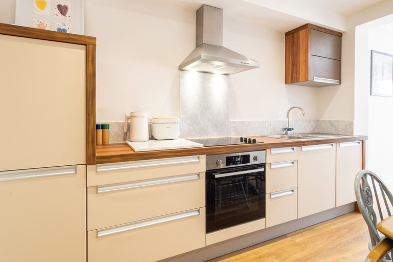 Others 5, Host Stay Prince Albert, Kent