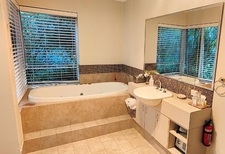 Bathroom 14