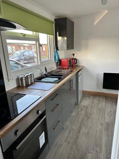 Kitchen 4, F17 Rickardos Holiday Lets, Lincolnshire