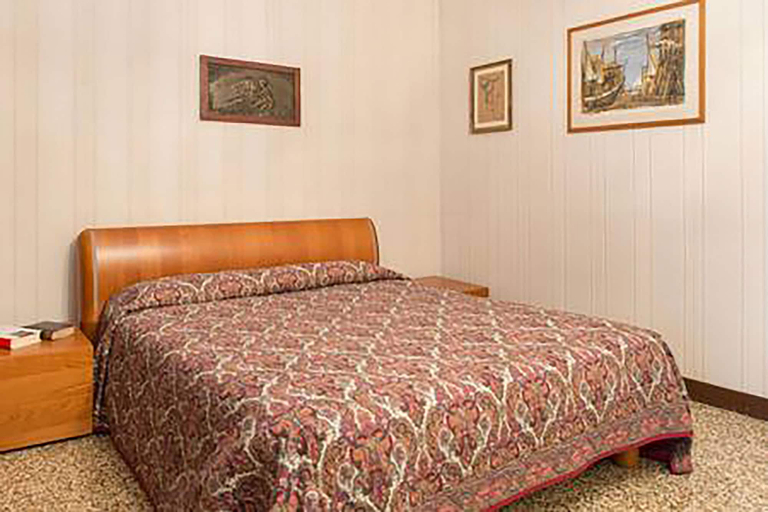 Room 3, Apartment Near Biennale Theatre by Ca-sa Check, Brescia