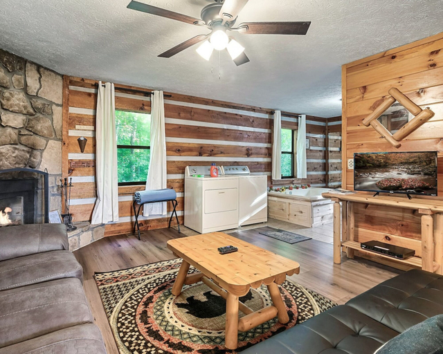 Room 5, Views I Between Pigeon Forge Gatlinburg I Firepit, Sevier