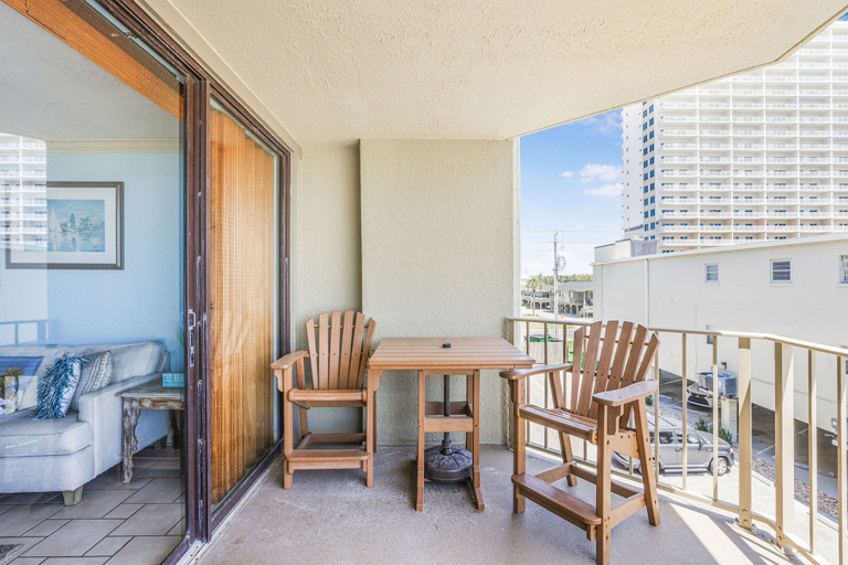 Room 5, Gulf Village 214- Close to the Hangout Beachfront, Baldwin