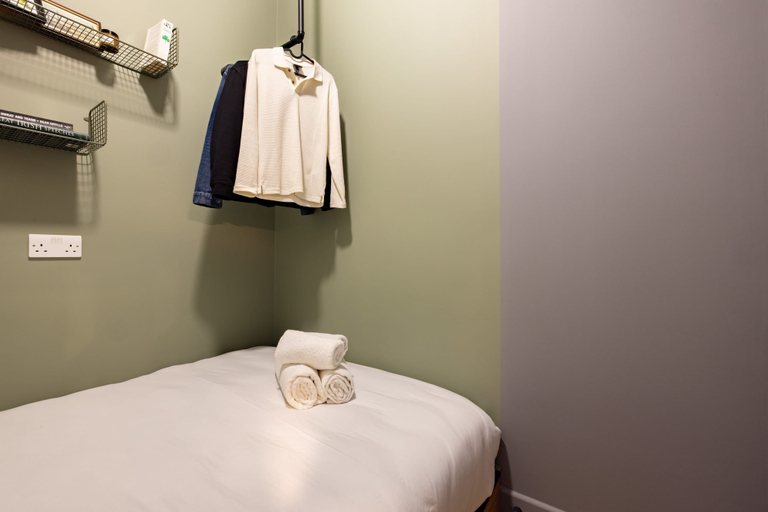Others 3, Pristine Apartment - Minutes From Angel Tube St, London