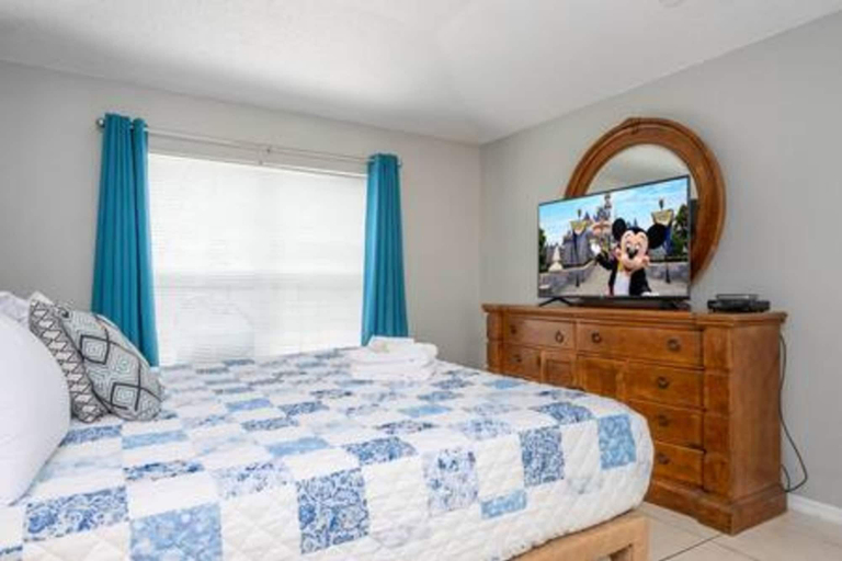 Room 2, Amazing 5 BR w Game Room Minutes From Disney, Osceola