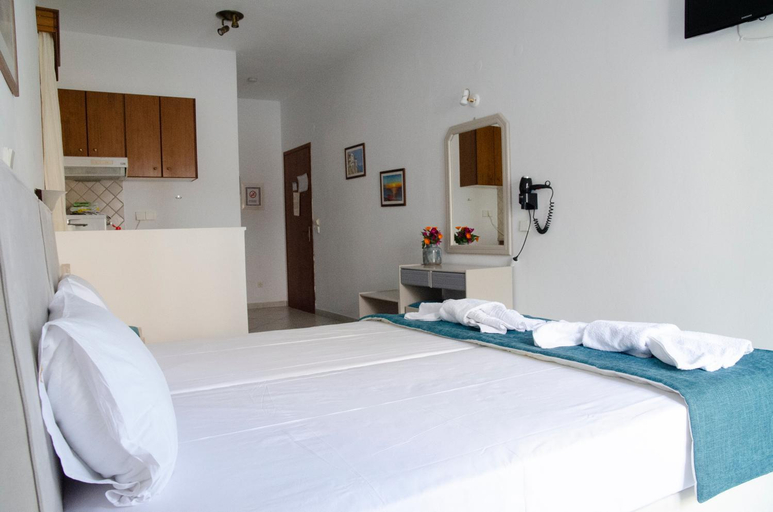 Bedroom 4, Aliki Studios, Epirus
