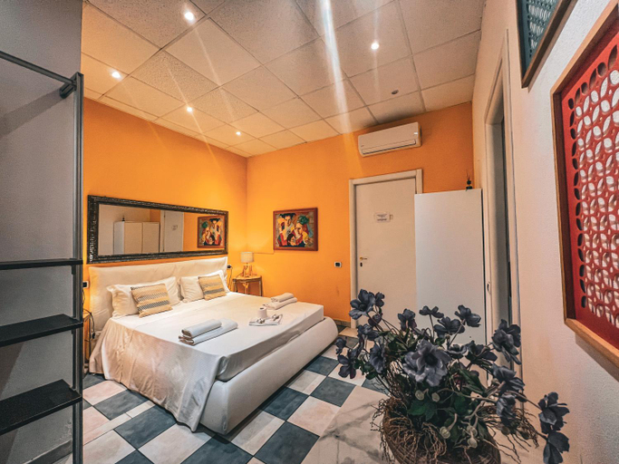 Others 5, Chambres Du Monde, Cagliari