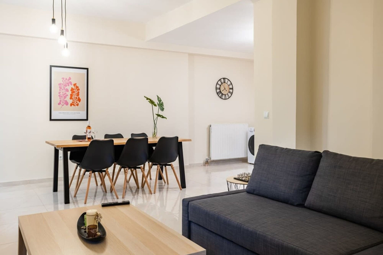 Room 3, Escape to Kalamata s Old City Your Urban Oasis, Peloponnese