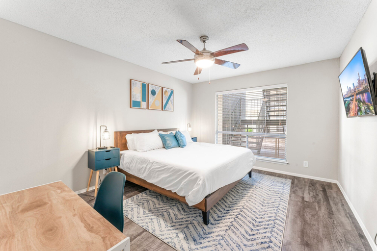 Room 5, Soco 2BR Cozy Suite w Pool King bed Fast Wifi, Travis