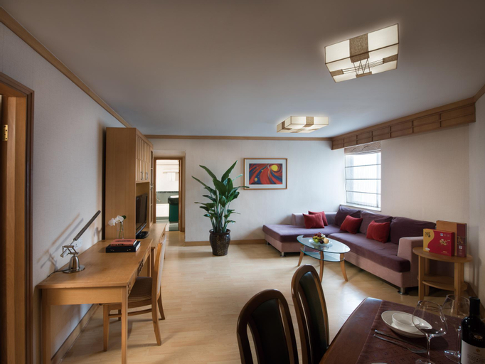 Dining Room 10