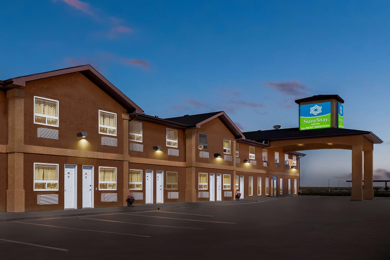 Exterior & Views 1, SureStay Hotel by Best Western Bassano, Division No. 2