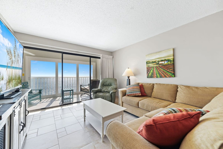 Room 4, Edgewater 82- Floor to Ceiling Glass Doors, Baldwin
