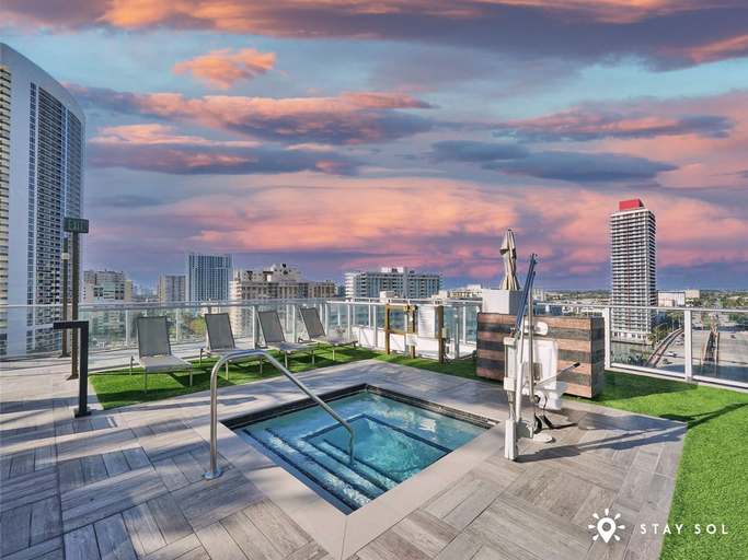 Room 3, Ocean and Beach View Luxury Pet-friendly, Broward
