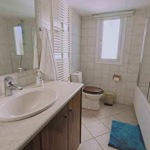 Room 4, 82 NIC - Stay Aurum Apartment