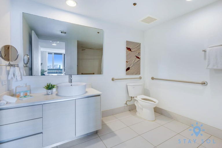 Room 5, Amazing Pool Balcony w Infinity View Gym, Broward