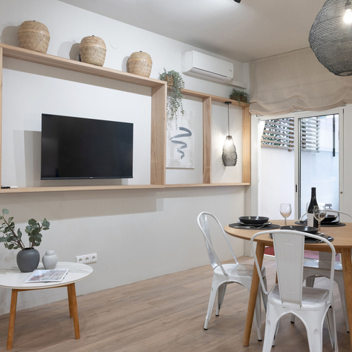 Room 4, Vicens Gem Private Terrace HS Wi-fi in Gracia by Myrentalhost, Barcelona