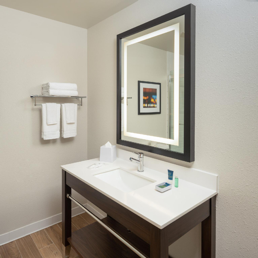 Bathroom 25