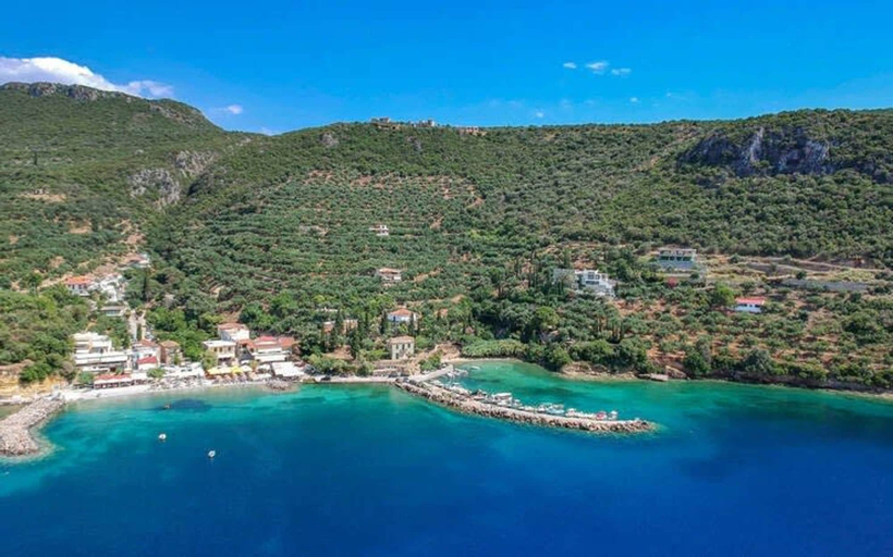 Room 5, Coastal Stone Residence With Spectacular Scenery, Peloponnese