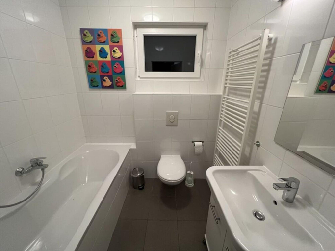 Bathroom 3, Etzhorner Tied 2 Comfortable Holiday Residence, Oldenburg