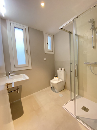 Room 2, C Latina 4-2 in Madrid, Madrid