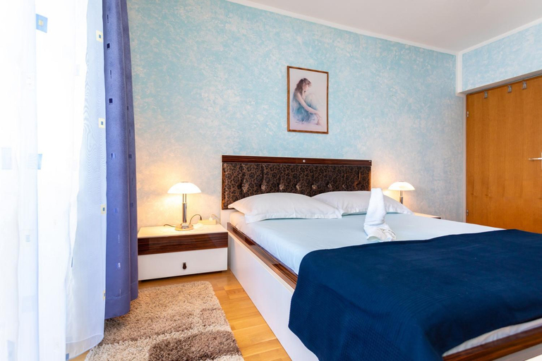 Bedroom 2, Apartments Dinka Vantacici, Malinska-Dubašnica