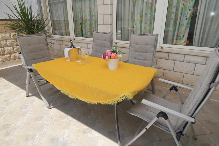 Others 3, Apartment Nika - Marija, Makarska
